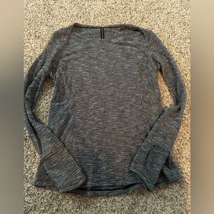 Lululemon grey top